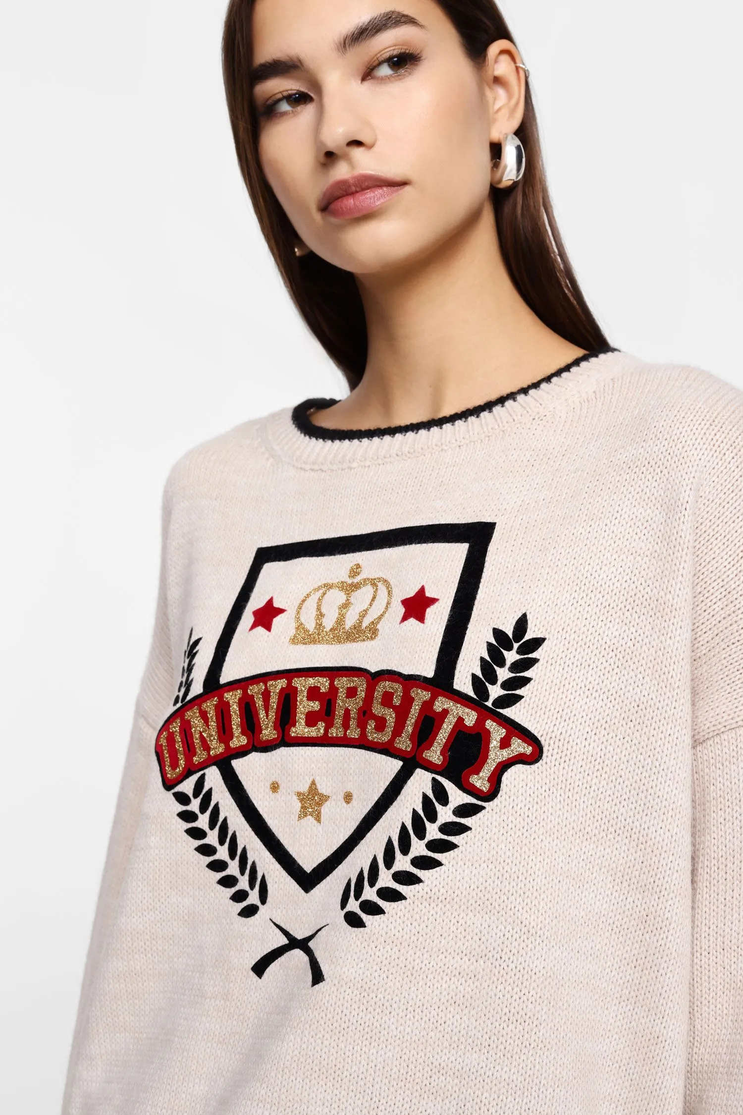  Maglione con ricamo University e maniche lunghe 