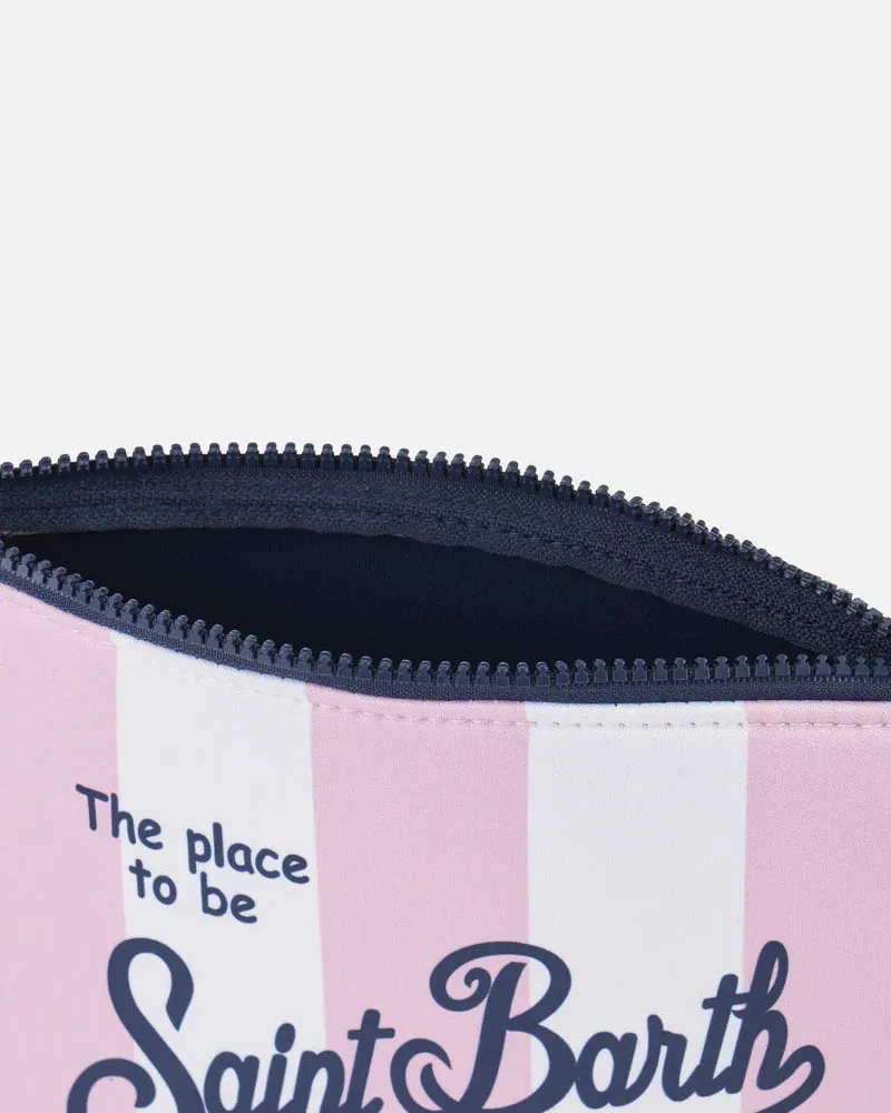 Pochette Aline a righe bianche e rosa in tessuto scuba con scritta logo blu stampata