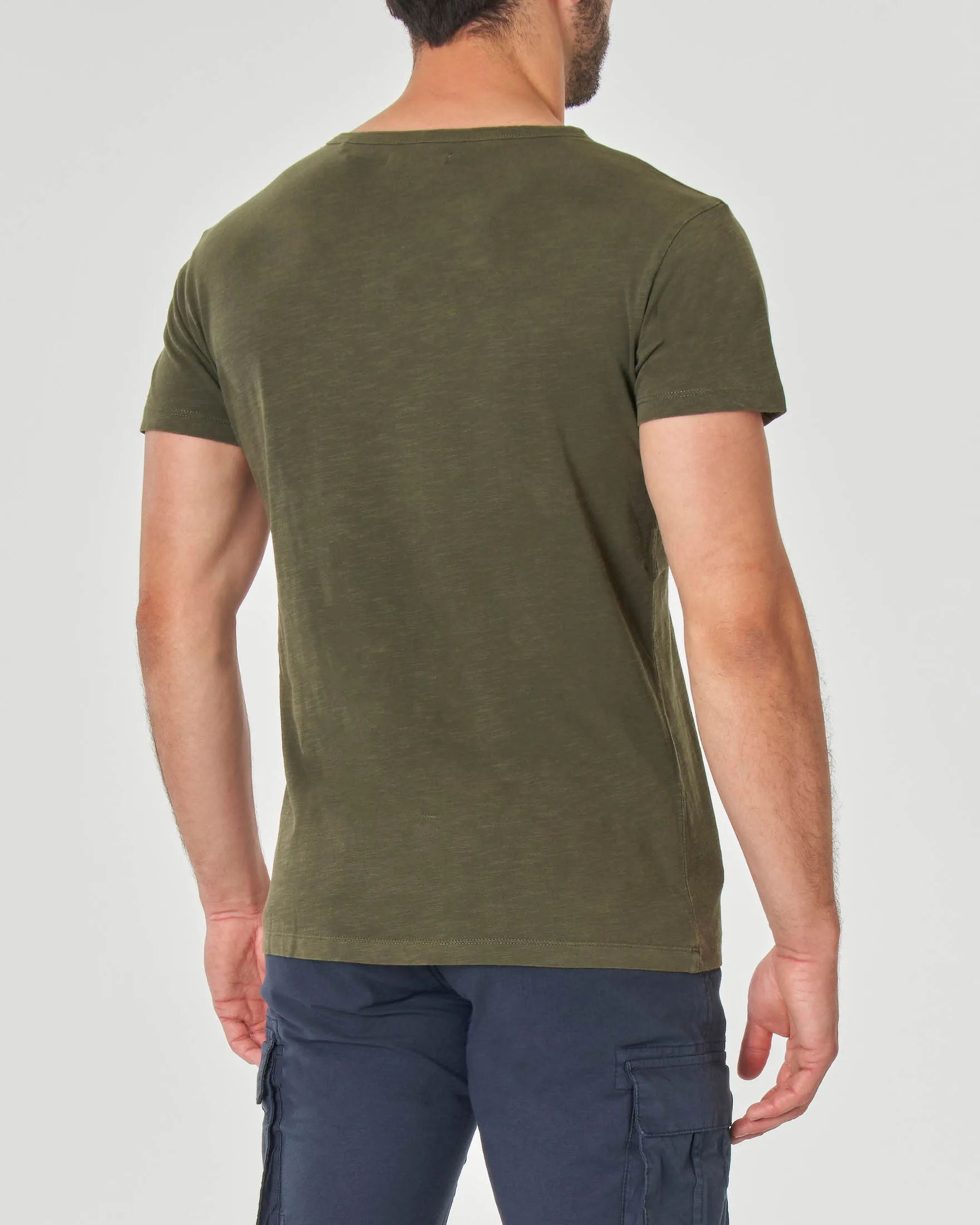 T-shirt serafino verde militare in tessuto slub di puro cotone